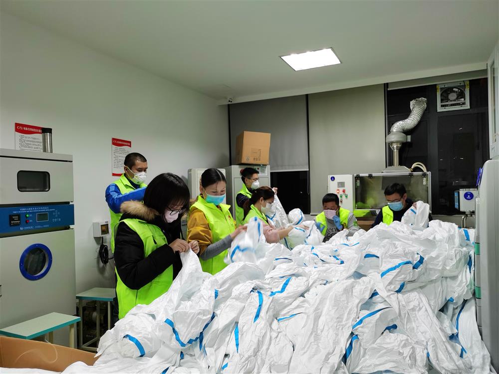 綠馬甲&ldquo;浦東青年志愿者&rdquo;，的一次晚班志愿服務