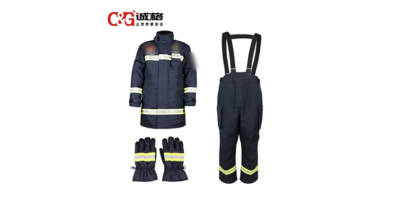 消防戰(zhàn)斗服穿戴方法、材質(zhì)及使用場景指南